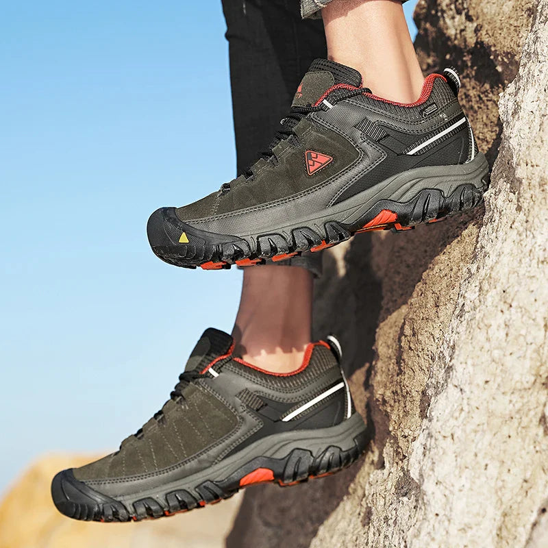 Men’s Leather Hiking Shoes Rubber Sole for Walking and Climbing