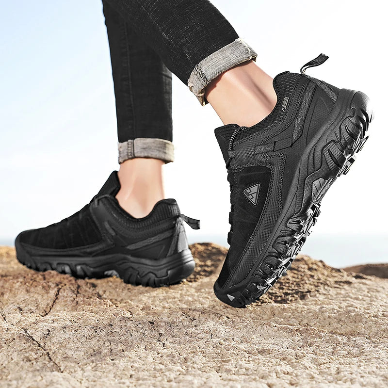 Men’s Leather Hiking Shoes Rubber Sole for Walking and Climbing