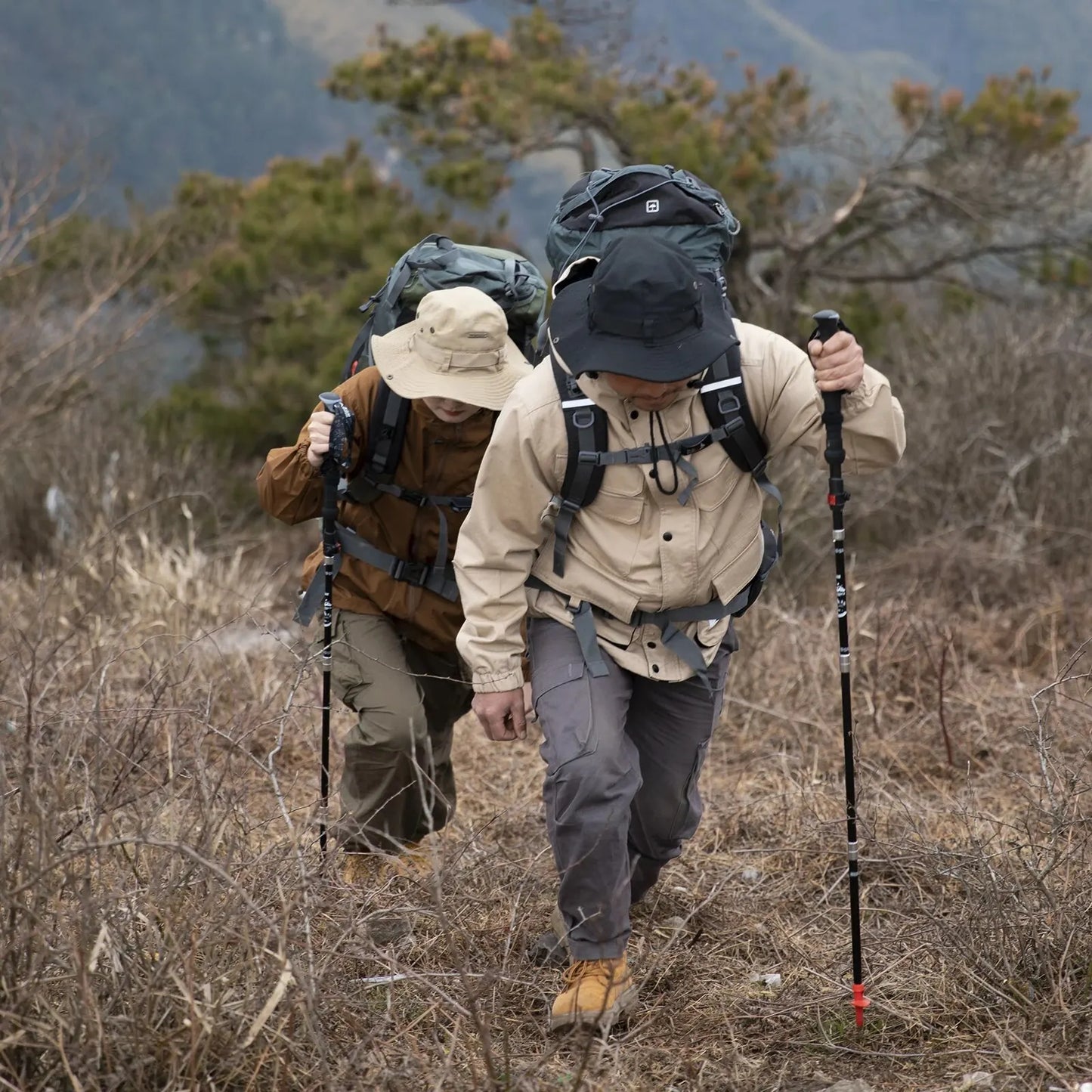 1 or 2 PCS Carbon Fiber Folding Trekking Poles Telescopic Lightweight