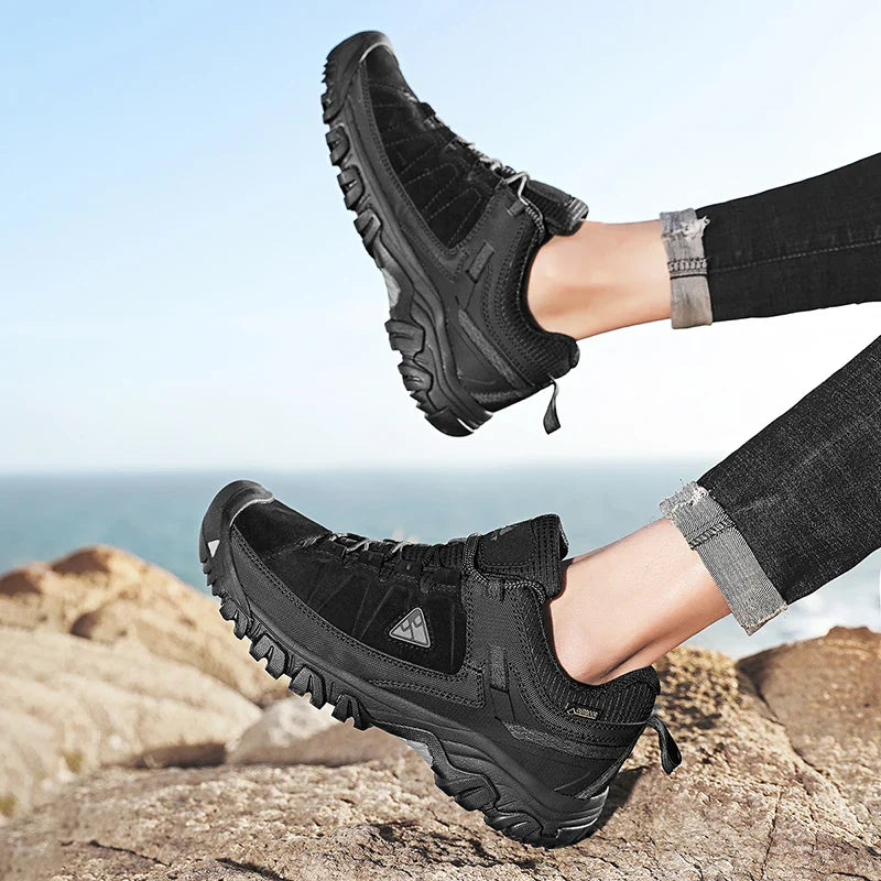 Men’s Leather Hiking Shoes Rubber Sole for Walking and Climbing